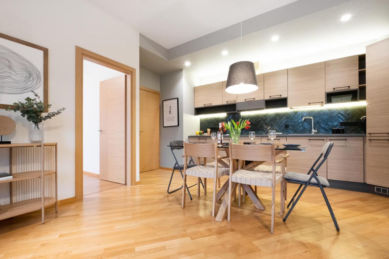 2 Bedroom Apt, 2 Garage Spots & Balconies, Self Check-In, By Cohost 드루스키닝카이 외부 사진
