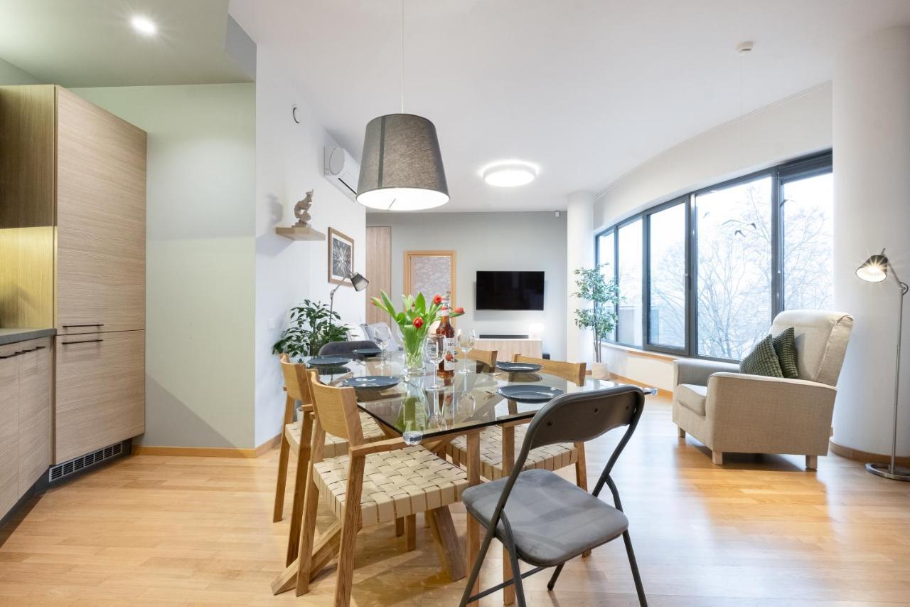 2 Bedroom Apt, 2 Garage Spots & Balconies, Self Check-In, By Cohost 드루스키닝카이 외부 사진