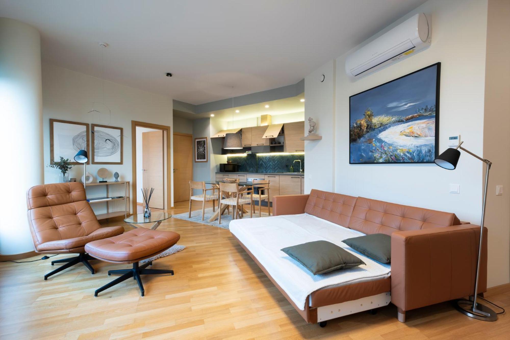 2 Bedroom Apt, 2 Garage Spots & Balconies, Self Check-In, By Cohost 드루스키닝카이 외부 사진