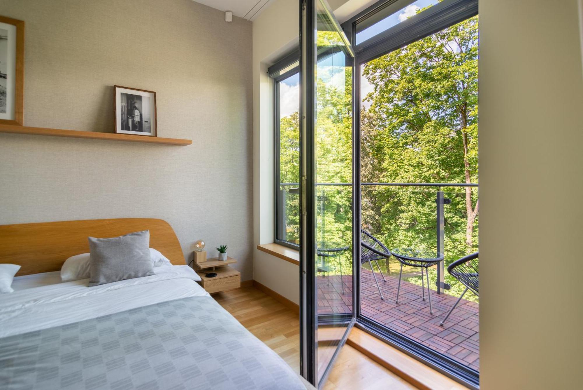 2 Bedroom Apt, 2 Garage Spots & Balconies, Self Check-In, By Cohost 드루스키닝카이 외부 사진
