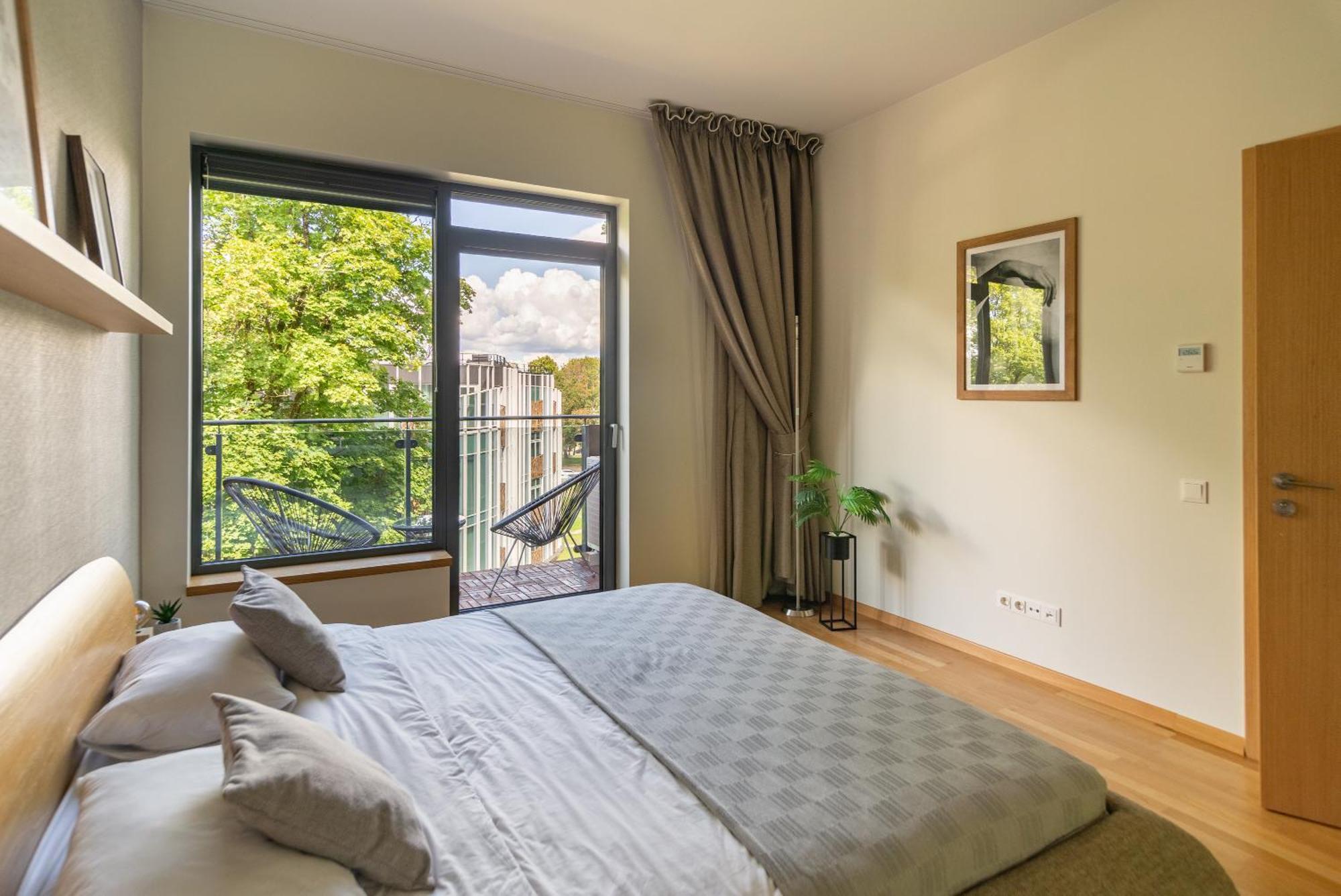 2 Bedroom Apt, 2 Garage Spots & Balconies, Self Check-In, By Cohost 드루스키닝카이 외부 사진