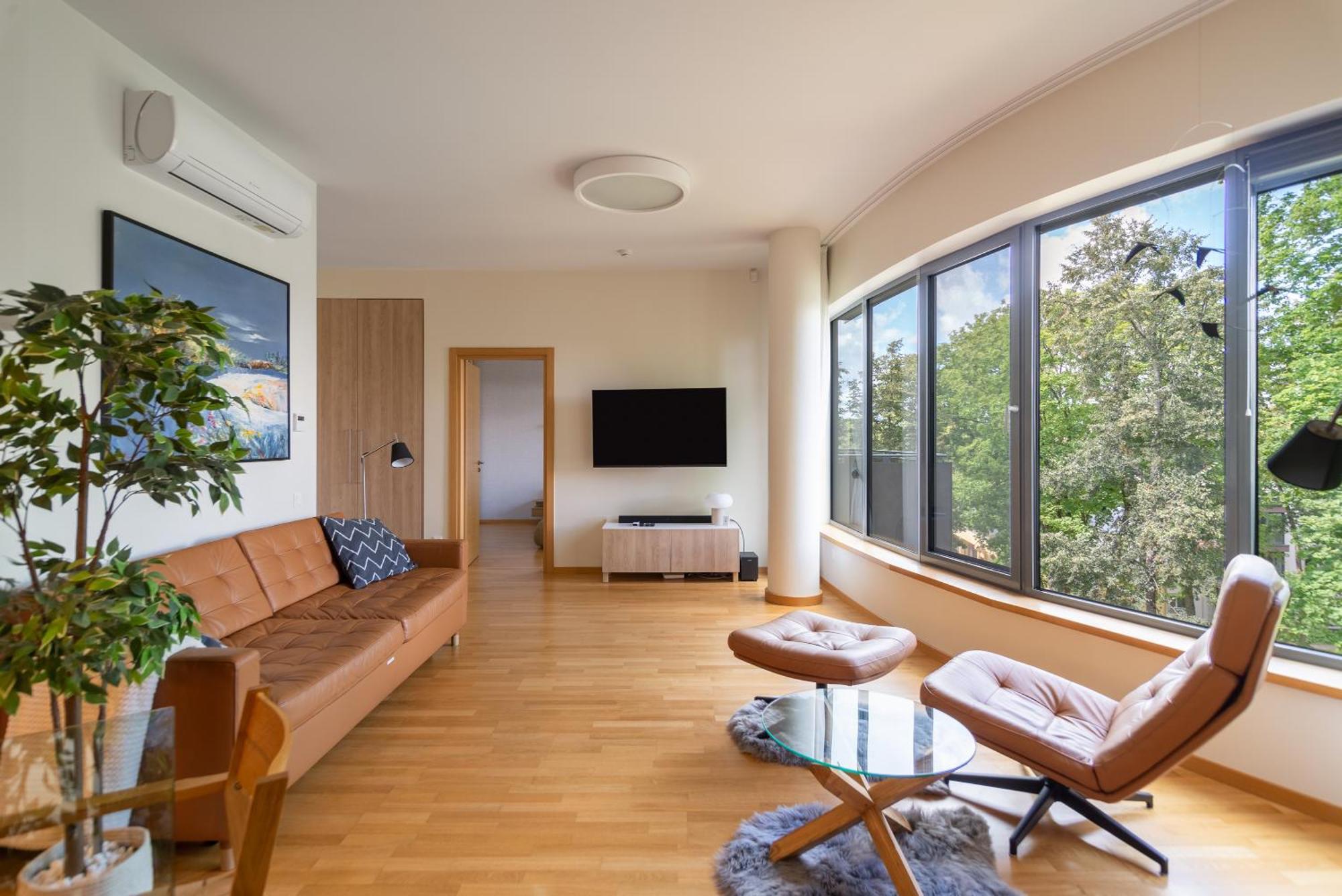 2 Bedroom Apt, 2 Garage Spots & Balconies, Self Check-In, By Cohost 드루스키닝카이 외부 사진