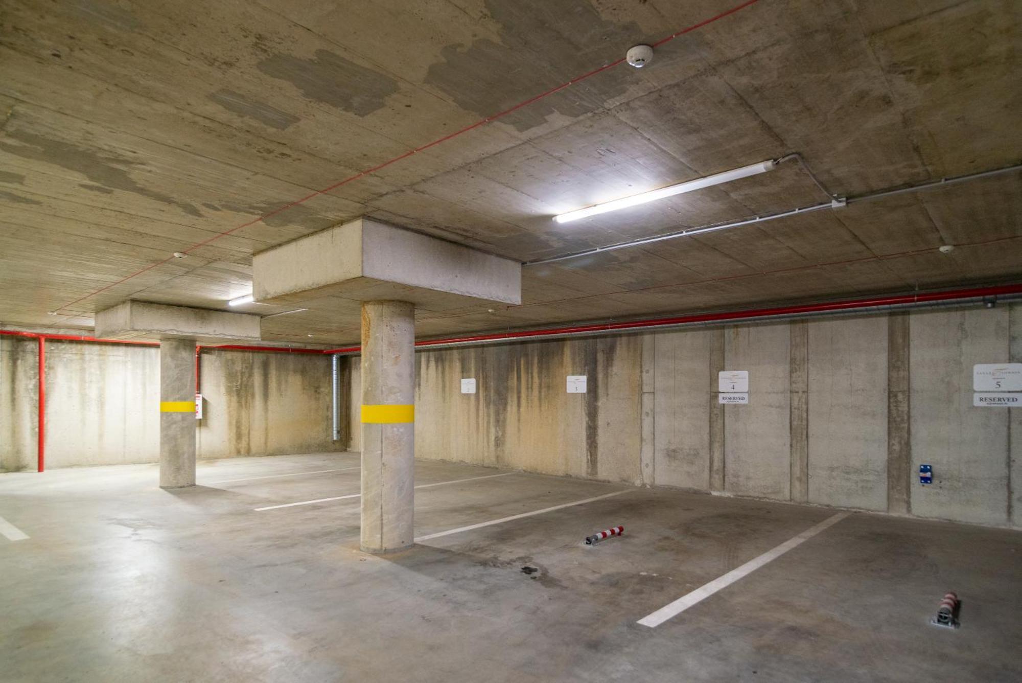 2 Bedroom Apt, 2 Garage Spots & Balconies, Self Check-In, By Cohost 드루스키닝카이 외부 사진