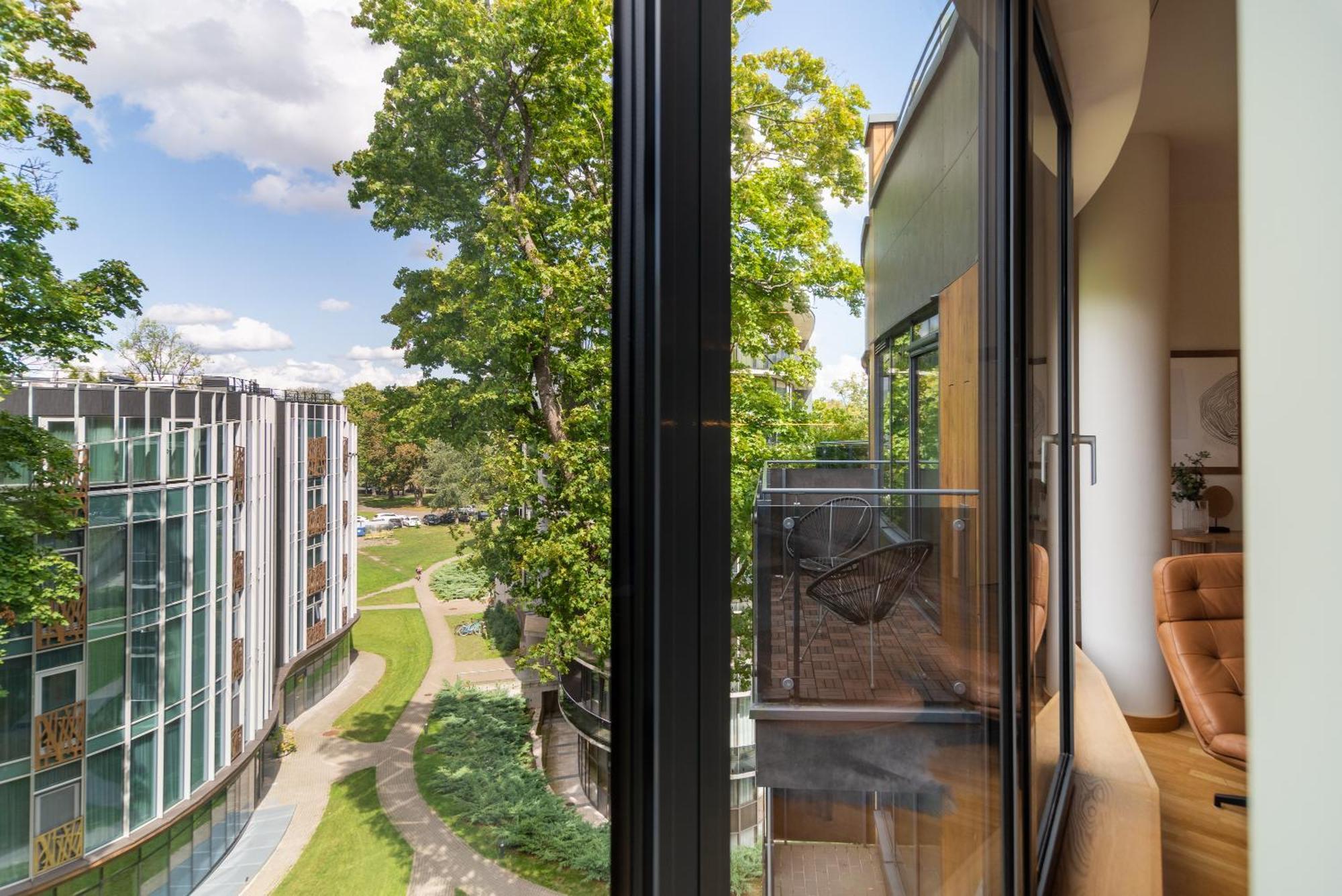 2 Bedroom Apt, 2 Garage Spots & Balconies, Self Check-In, By Cohost 드루스키닝카이 외부 사진
