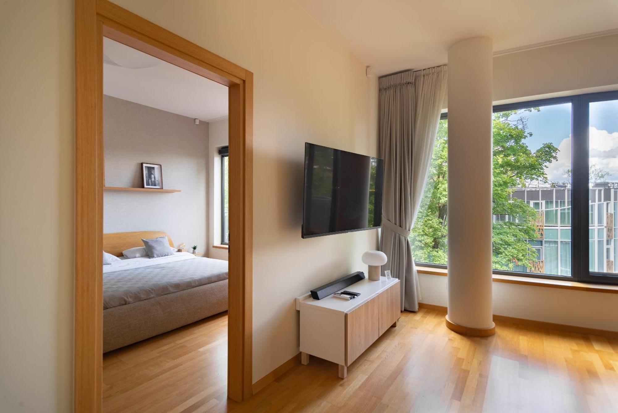 2 Bedroom Apt, 2 Garage Spots & Balconies, Self Check-In, By Cohost 드루스키닝카이 외부 사진