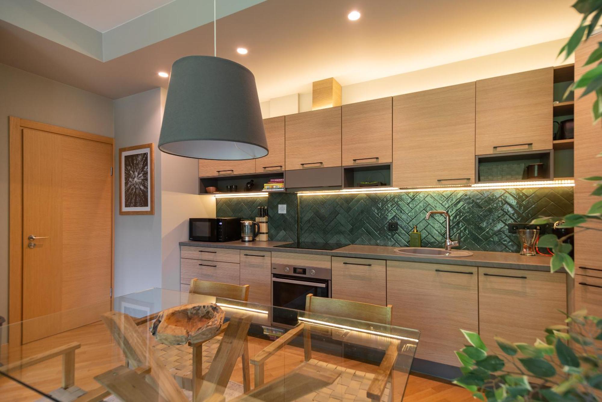 2 Bedroom Apt, 2 Garage Spots & Balconies, Self Check-In, By Cohost 드루스키닝카이 외부 사진