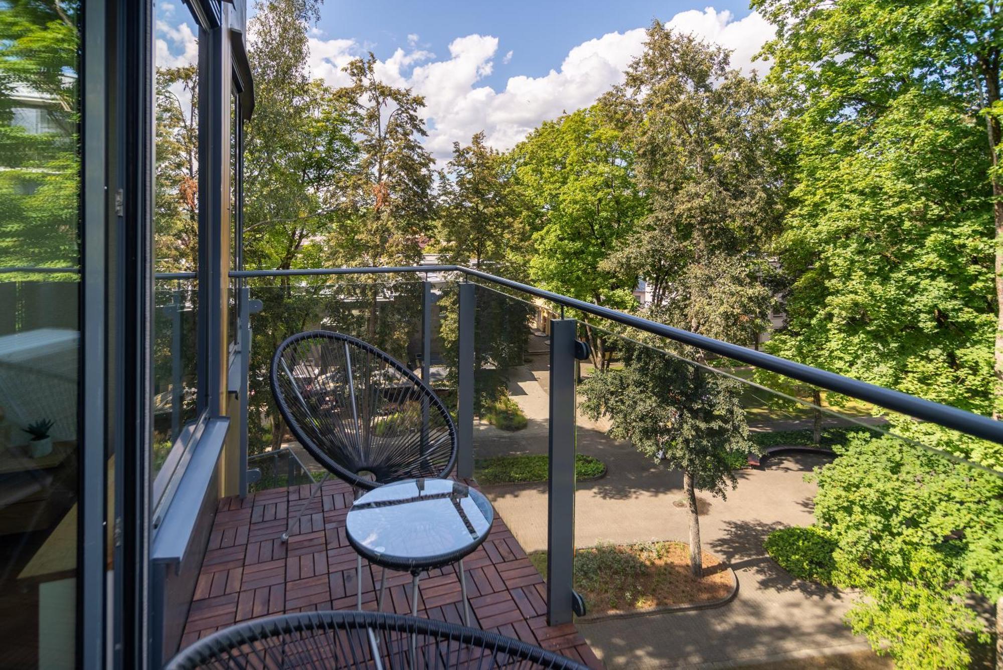2 Bedroom Apt, 2 Garage Spots & Balconies, Self Check-In, By Cohost 드루스키닝카이 외부 사진