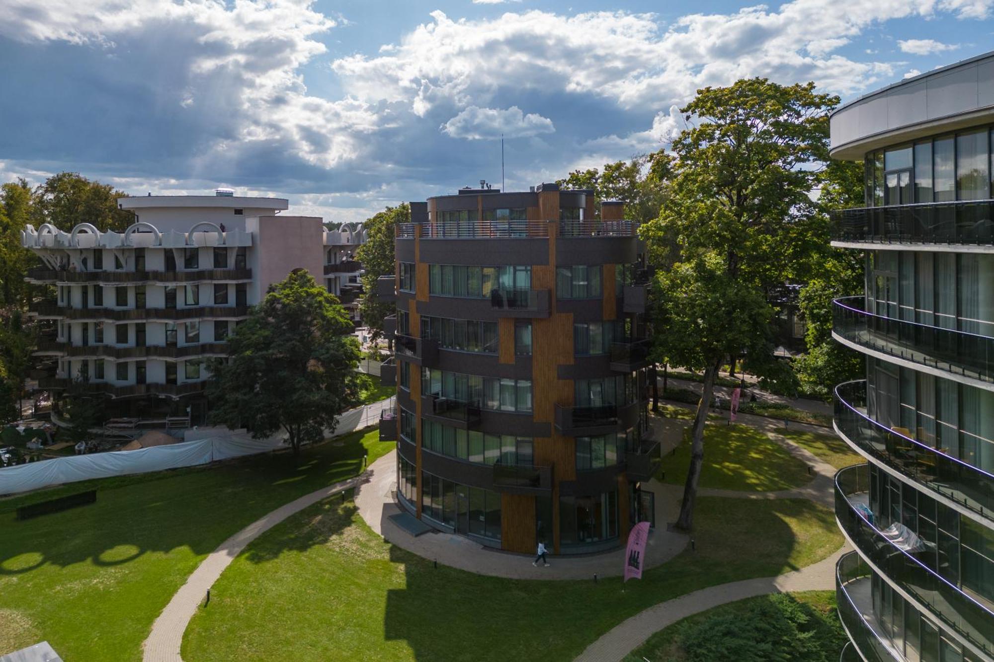 2 Bedroom Apt, 2 Garage Spots & Balconies, Self Check-In, By Cohost 드루스키닝카이 외부 사진