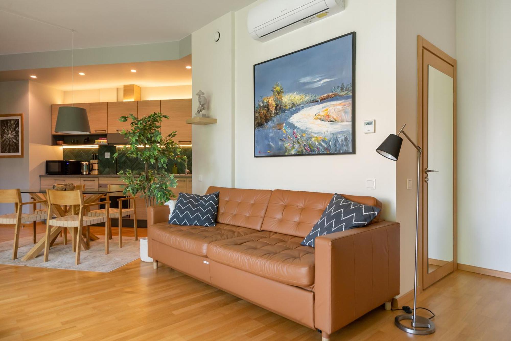 2 Bedroom Apt, 2 Garage Spots & Balconies, Self Check-In, By Cohost 드루스키닝카이 외부 사진