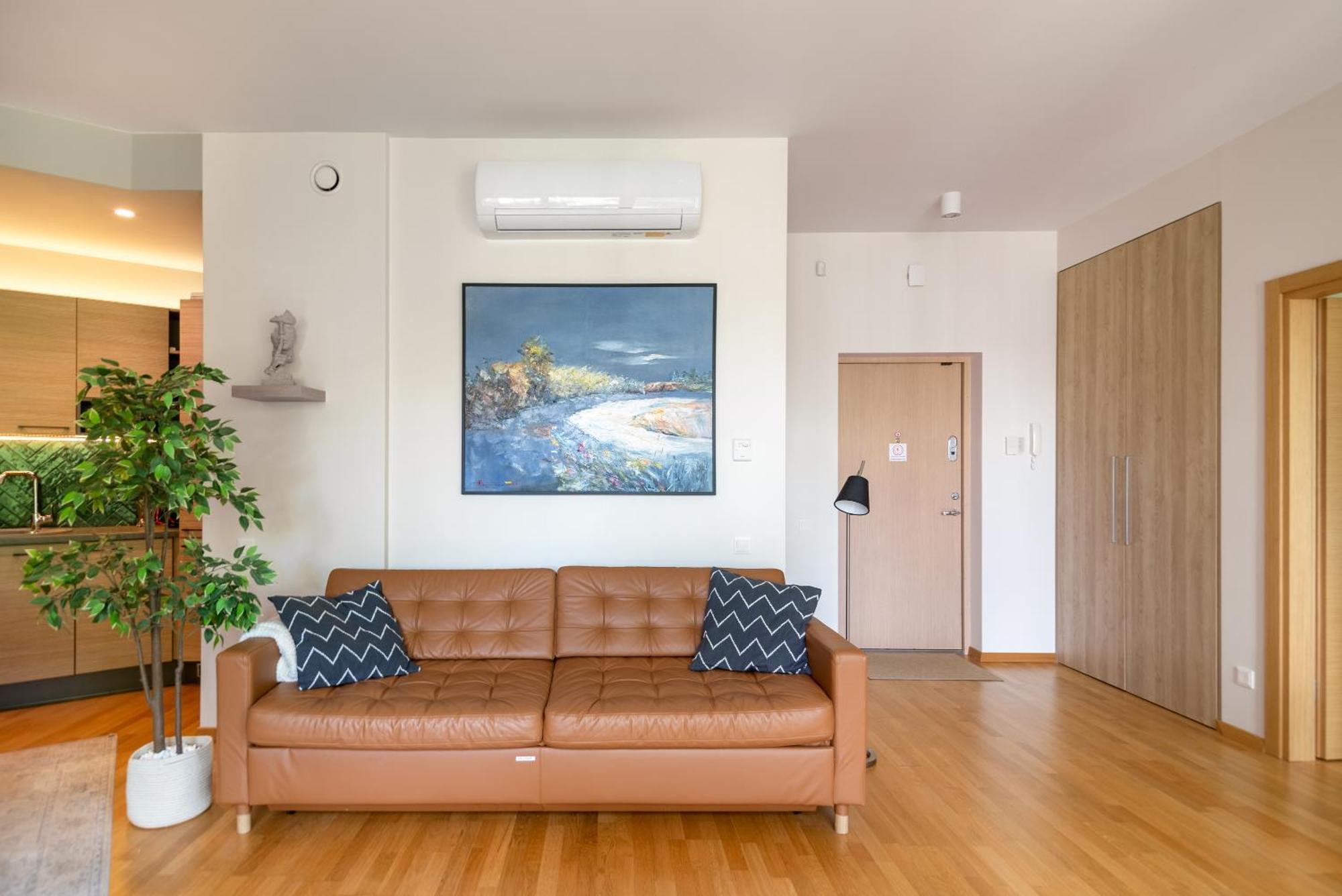 2 Bedroom Apt, 2 Garage Spots & Balconies, Self Check-In, By Cohost 드루스키닝카이 외부 사진